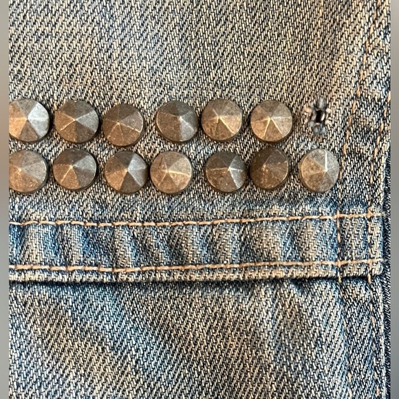 PAIGE - Colbie Denim Studded Denim Jacket in Freedom - Picture 11 of 13